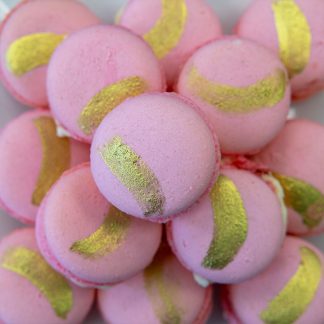 strawberry champagne macarons